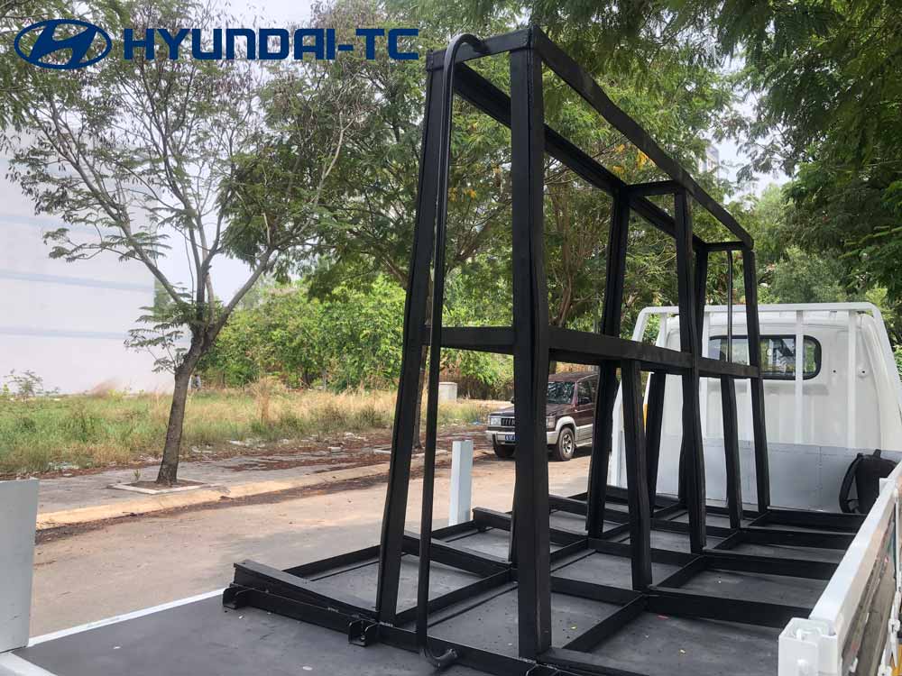 Xe tải chở kính Hyundai mighty N250SL tải trọng 2 tấn 4 mới nhất